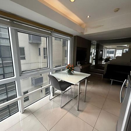 Oasis Regency @ Fort Victoria Bgc Taguig Exterior photo