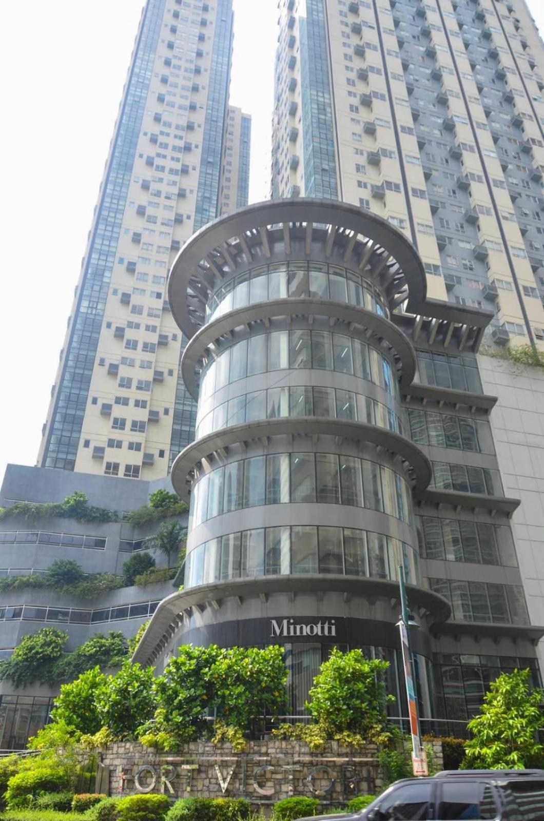 Oasis Regency @ Fort Victoria Bgc Taguig Exterior photo