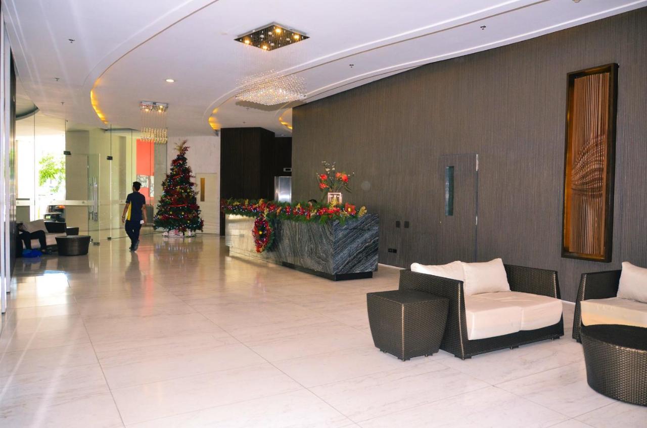 Oasis Regency @ Fort Victoria Bgc Taguig Exterior photo