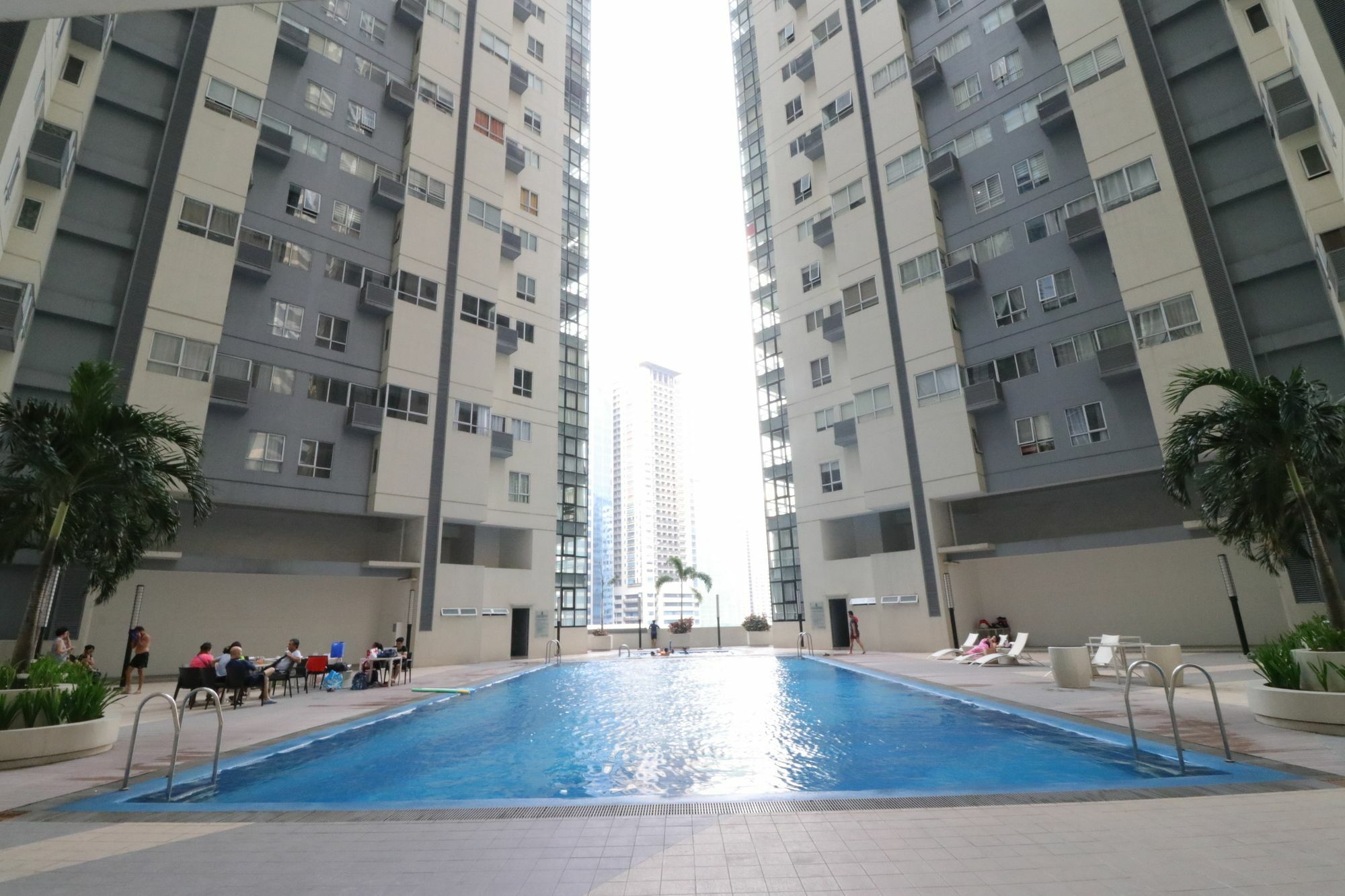 Oasis Regency @ Fort Victoria Bgc Taguig Exterior photo